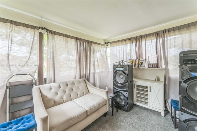 3201 NW 4th Ter Unit 80, Pompano Beach, FL 33064 - view of sunroom / solarium