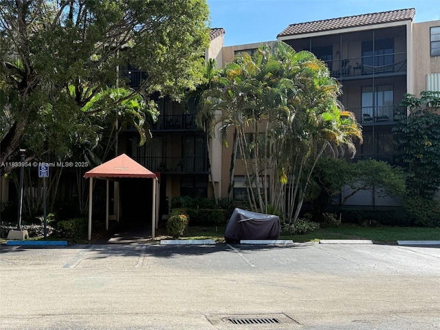 3800 N Hills Dr Unit 312, Hollywood, FL 33021 - view of property with uncovered parking