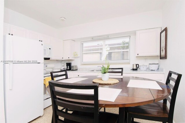 1236 NE 109th St, Miami, FL 33161 - view of dining area