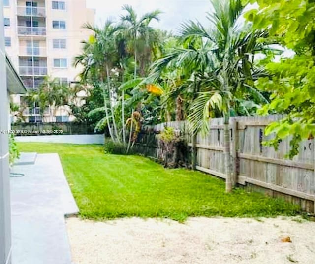 1236 NE 109th St, Miami, FL 33161 - view of fenced yard