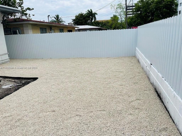 1236 NE 109th St, Miami, FL 33161 - view of yard
