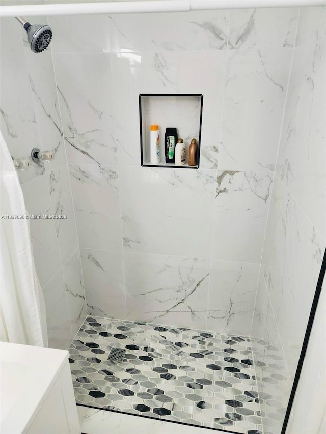 1236 NE 109th St, Miami, FL 33161 - full bathroom featuring a shower stall and vanity