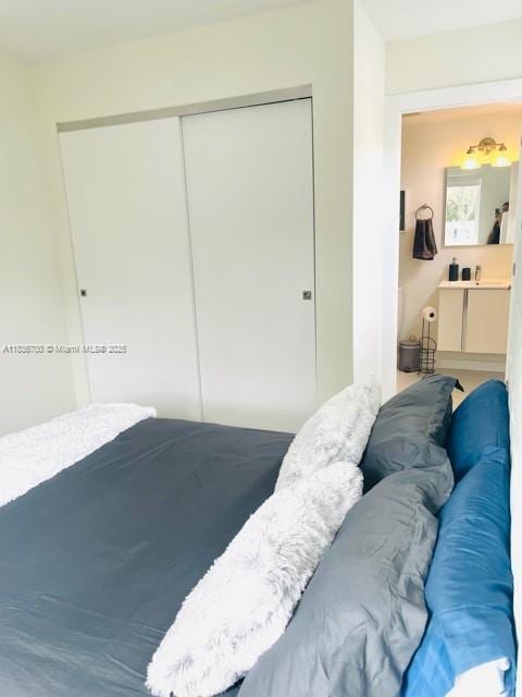 1419 W Ave Unit 106, Miami Beach, FL 33139 - bedroom with a closet