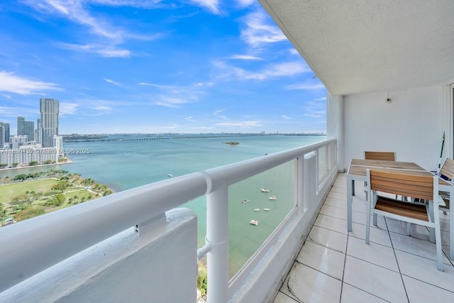 1717 N Bayshore Dr Unit A-3237, Miami, FL 33132 - balcony featuring a water view