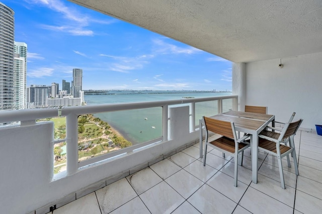 1717 N Bayshore Dr Unit A-3237, Miami, FL 33132 - balcony featuring a water view and a city view