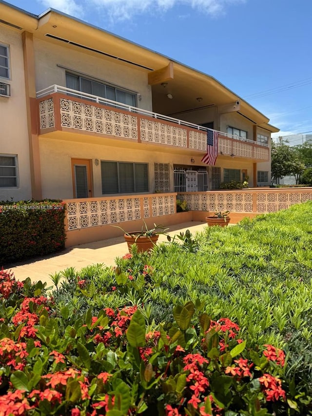 1060 Pennsylvania Ave Unit 18, Miami Beach, FL 33139 - photo 1