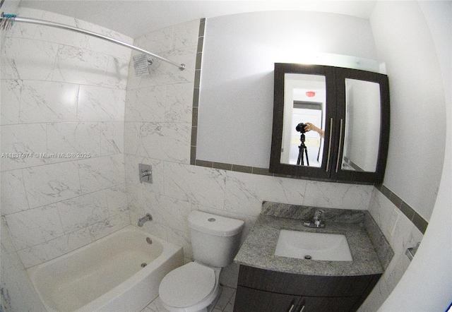 20825 NE 8th Ct Unit 203-19, Miami, FL 33179 - bathroom featuring bathing tub / shower combination and vanity