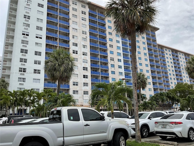 400 Kings Point Dr Unit 623, Sunny Isles Beach, FL 33160 - view of apartment building / complex