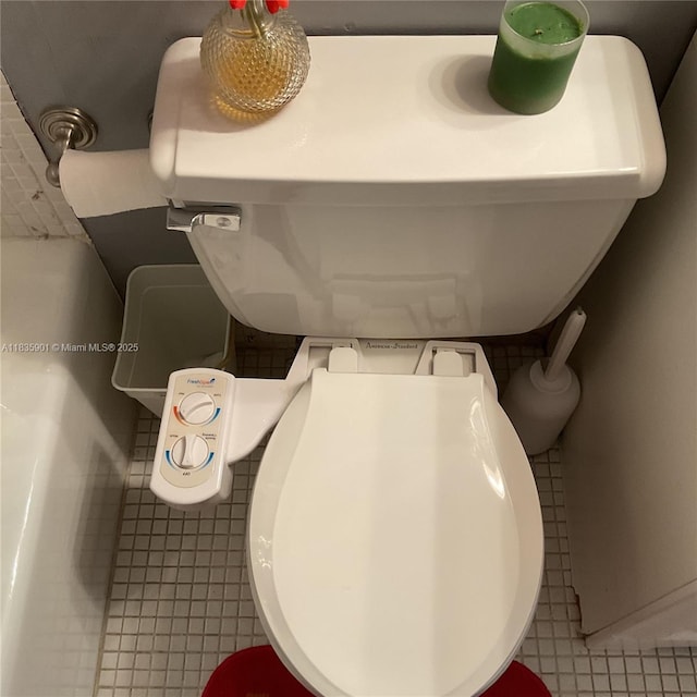 400 Kings Point Dr Unit 623, Sunny Isles Beach, FL 33160 - bathroom featuring a bathtub