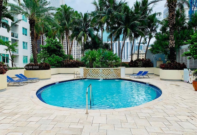244 Biscayne Blvd Unit 4803, Miami, FL 33132 - community pool with a patio