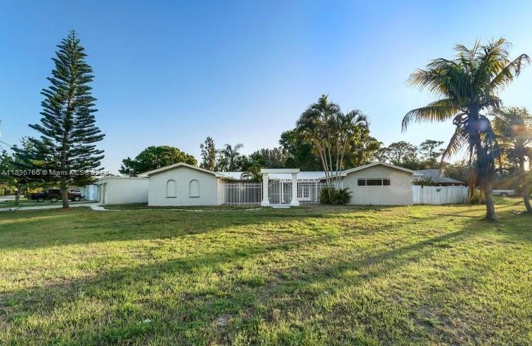 5917 Eastwood Dr, Fort Pierce, FL 34951 - photo 2