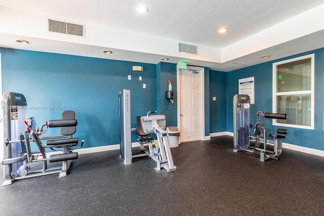 5963 Royal Way, Tamarac, FL 33321 - workout area with recessed lighting and a textured ceiling