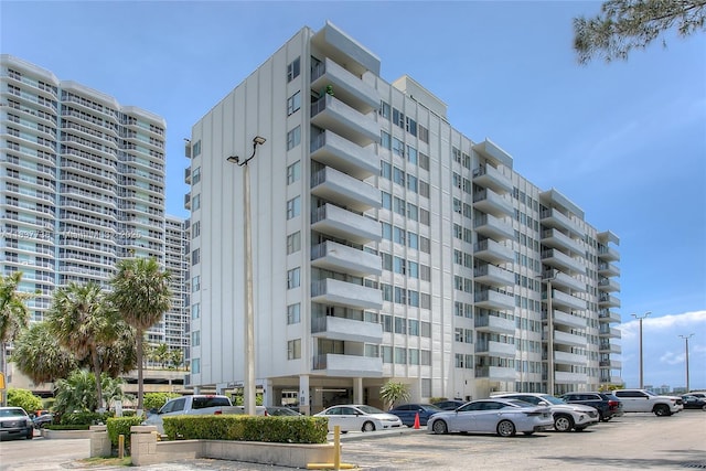 7545 E Treasure Dr Unit 7H, North Bay Village, FL 33141 - photo 1