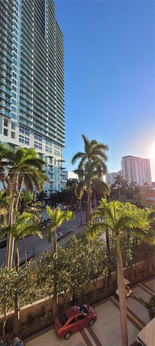 2000 N Bayshore Dr Unit 509, Miami, FL 33137 - view of property with a view of city