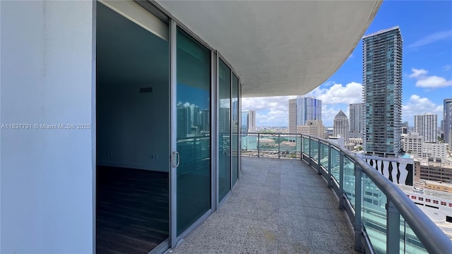 350 S Miami Ave Unit 2401, Miami, FL 33130 - balcony featuring a skyline view