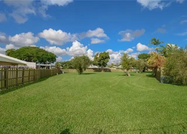 12012 SW 110th St Cir N, Miami, FL 33186 - photo 17