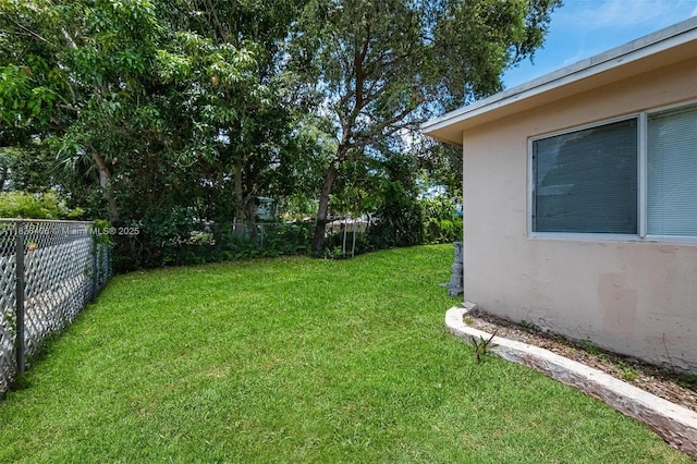 312 SW 2nd Ter, Hallandale Beach, FL 33009 - view of yard