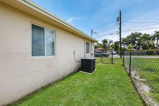 312 SW 2nd Ter, Hallandale Beach, FL 33009 - view of yard with a gate