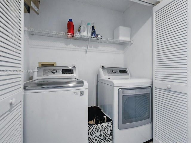 4024 Summer Chase Ct, Lake Worth, FL 33467 - laundry area with independent washer and dryer