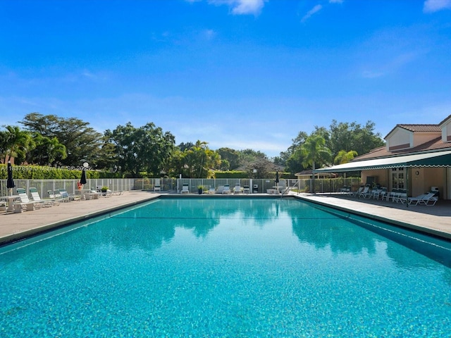 4024 Summer Chase Ct, Lake Worth, FL 33467 - community pool with a patio area