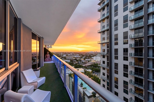 1010 SW 2nd Ave Unit Lph04, Miami, FL 33130 - balcony featuring a city view
