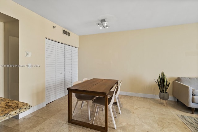 770 Claughton Island Dr Unit Ph21, Miami, FL 33131 - dining area with baseboards