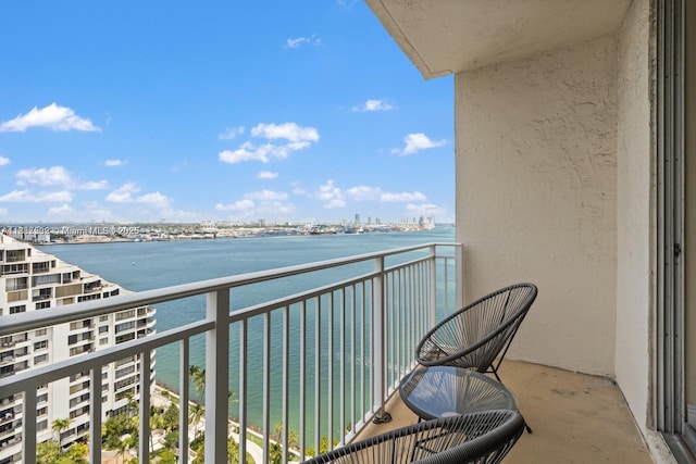 770 Claughton Island Dr Unit Ph21, Miami, FL 33131 - balcony with a water view