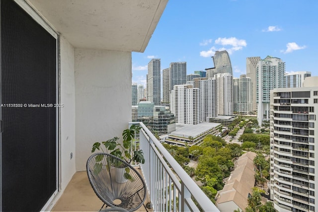 770 Claughton Island Dr Unit Ph21, Miami, FL 33131 - balcony with a skyline view