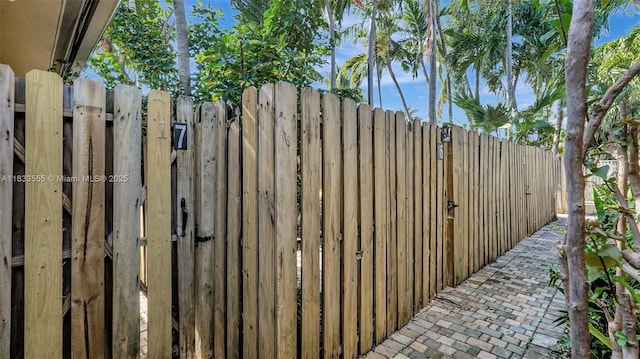 1348 Holly Heights Dr Unit 17, Fort Lauderdale, FL 33304 - view of gate