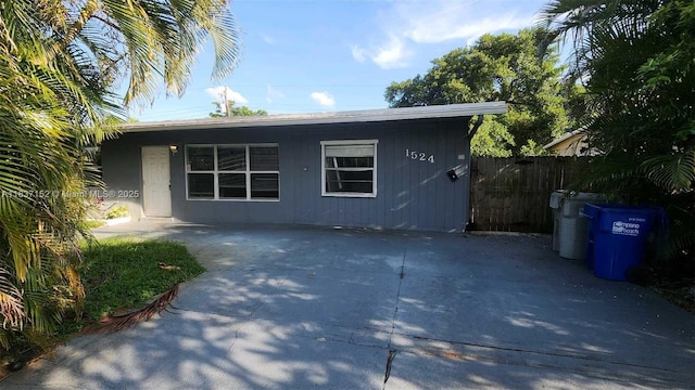 1524 NE 31st Ct, Pompano Beach, FL 33064 - view of front facade with concrete driveway