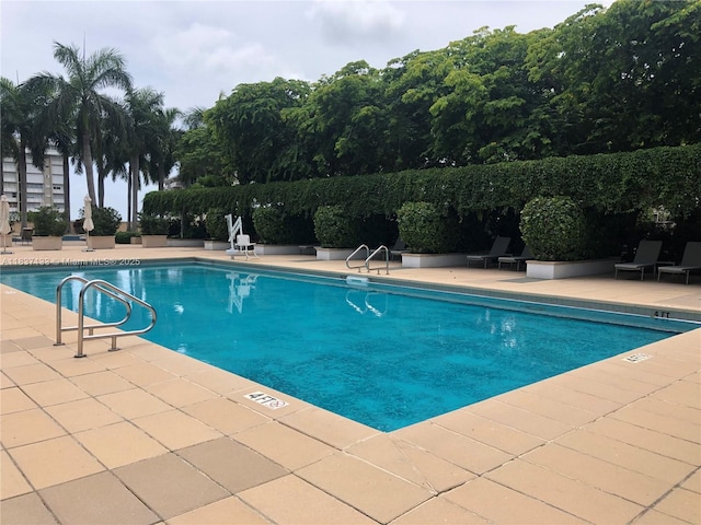 1435 Brickell Ave Unit 3106, Miami, FL 33131 - community pool featuring a patio area