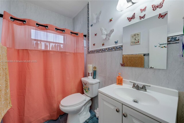 190 E 16th St, Hialeah, FL 33010 - full bath with vanity, tile walls, and a shower with curtain