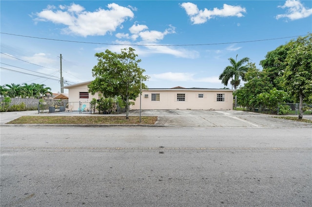 190 E 16th St, Hialeah, FL 33010 - ranch-style house with concrete driveway