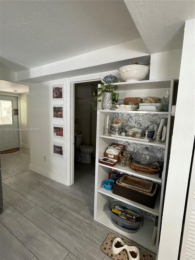 291 NW 95th St, Miami, FL 33150 - view of pantry