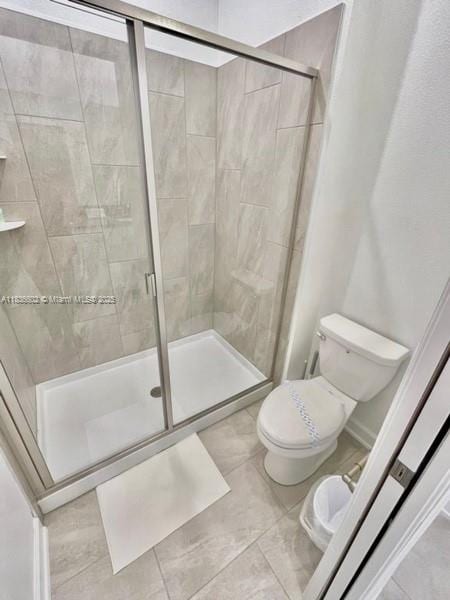 9338 Sommerset Hls, Kissimmee, FL 33896 - bathroom featuring a shower stall