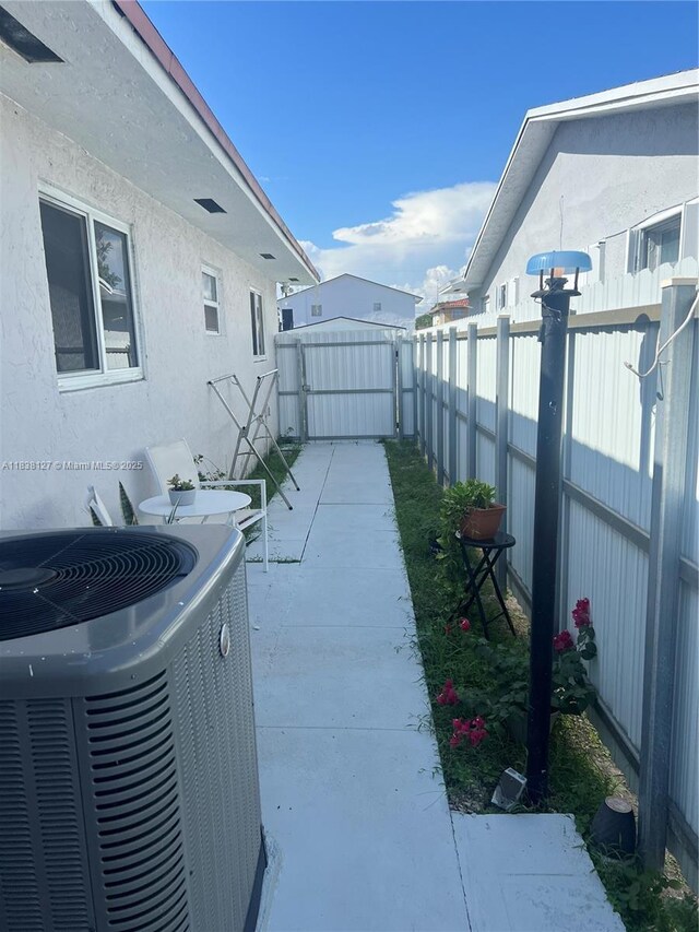 11925 SW 6th St, Miami, FL 33184 - fenced backyard with a patio