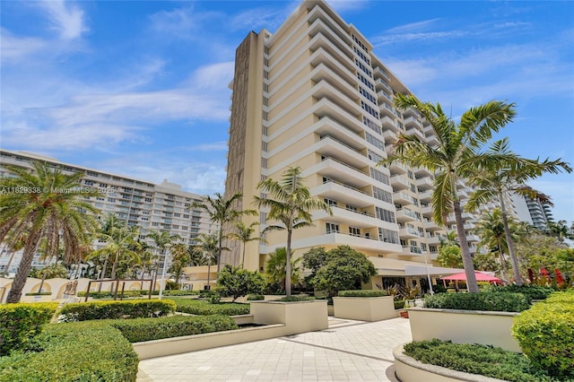 5600 Collins Ave Unit 10L, Miami Beach, FL 33140 - view of apartment building / complex