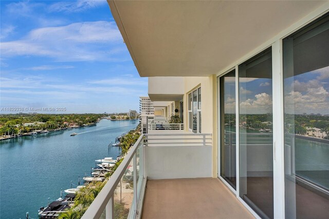 5600 Collins Ave Unit 10L, Miami Beach, FL 33140 - balcony featuring a water view