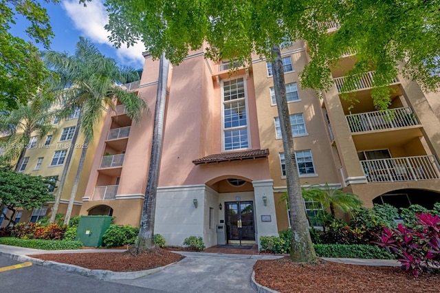 19501 E Country Club Dr Unit 9306, Aventura, FL 33180 - view of apartment building / complex