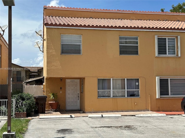 2405 W 54th Pl Unit 03, Hialeah, FL 33016 - multi unit property featuring uncovered parking and stucco siding