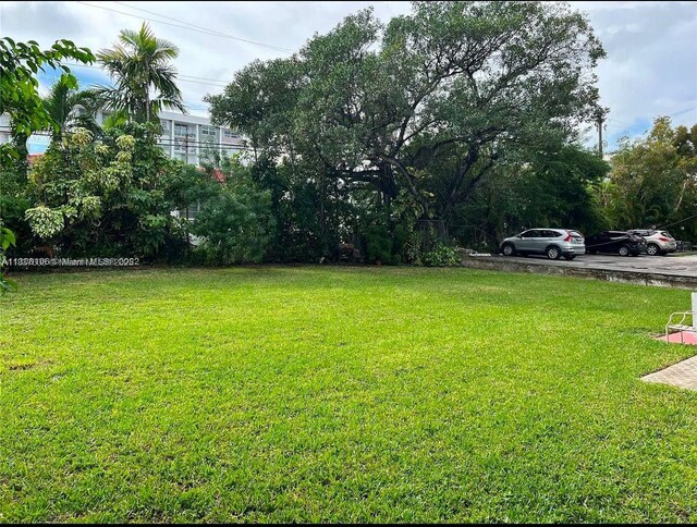 1040 94th St, Bay Harbor Islands, FL 33154 - view of grassy yard