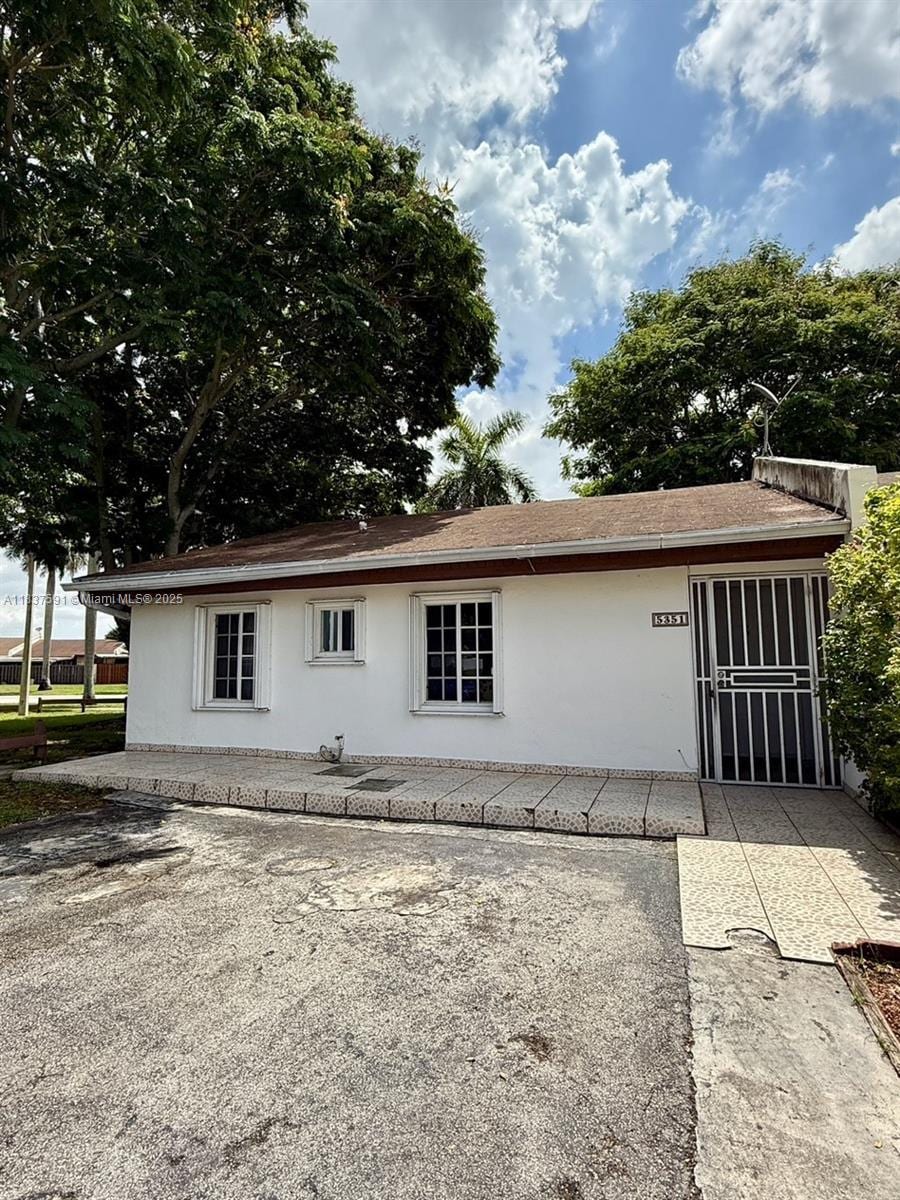 5351 SW 140th Ct Unit 5351, Kendall, FL 33175 - view of front of house featuring stucco siding
