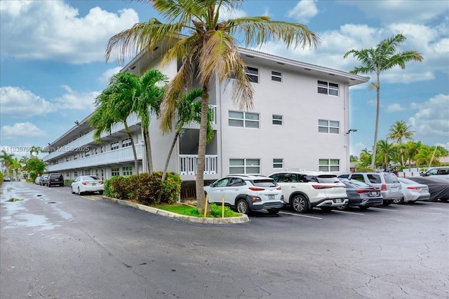 1200 SW 12th St Unit 214, Fort Lauderdale, FL 33315 - view of property featuring uncovered parking