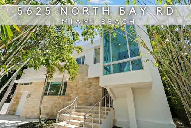 5625 N Bay Rd, Miami Beach, FL 33140 - photo 1