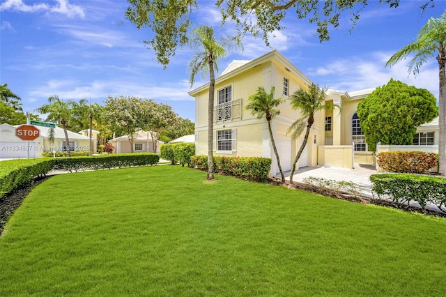15281 Wilshire Ct, Pembroke Pines, FL 33027 - view of grassy yard with driveway