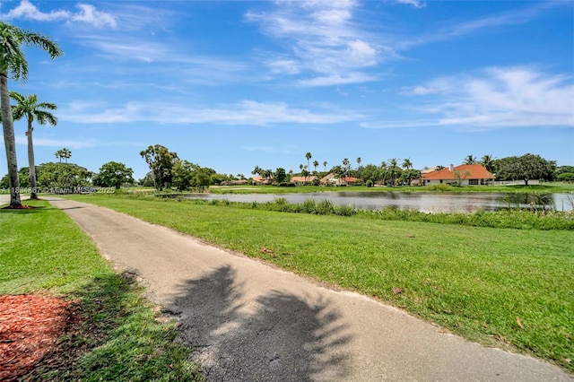 15281 Wilshire Ct, Pembroke Pines, FL 33027 - surrounding community featuring a water view and a lawn