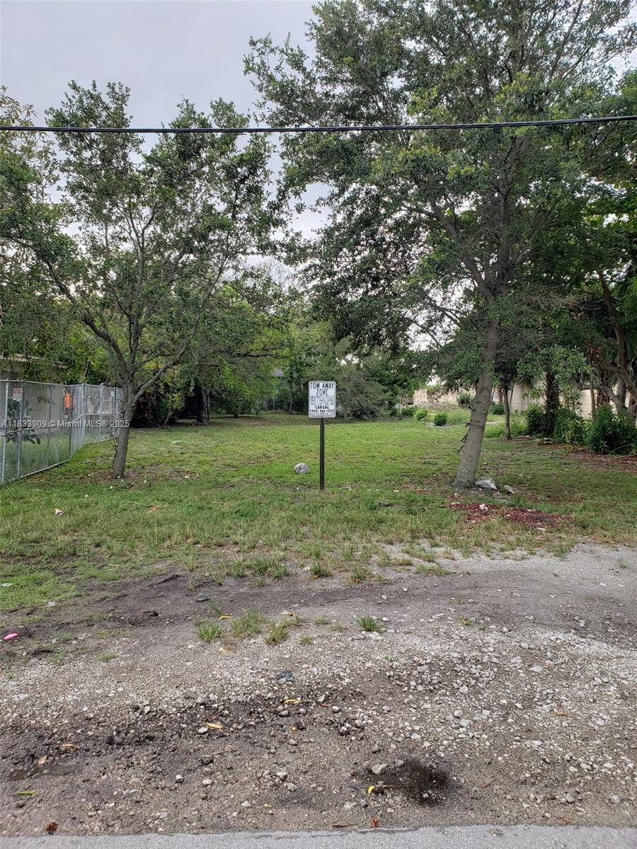 894 SW 9th Ct, Pompano Beach, FL 33060 - view of yard