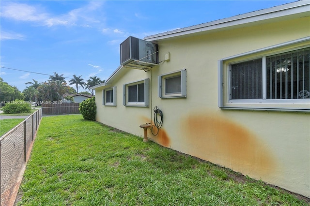 1900 N 31st Ave, Hollywood, FL 33021 - view of side of property featuring stucco siding