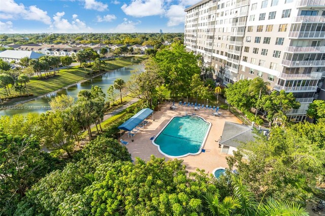 4001 Hillcrest Dr Unit 812, Hollywood, FL 33021 - bird's eye view of a large body of water and a pool
