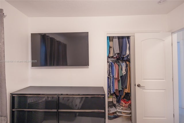 2841 NW 9th Ave, Wilton Manors, FL 33311 - bedroom featuring a closet